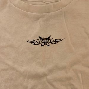 cute coquette butterfly 🦋 teeNOT OVERSIZED BORMAL SIZED FITS AN XS